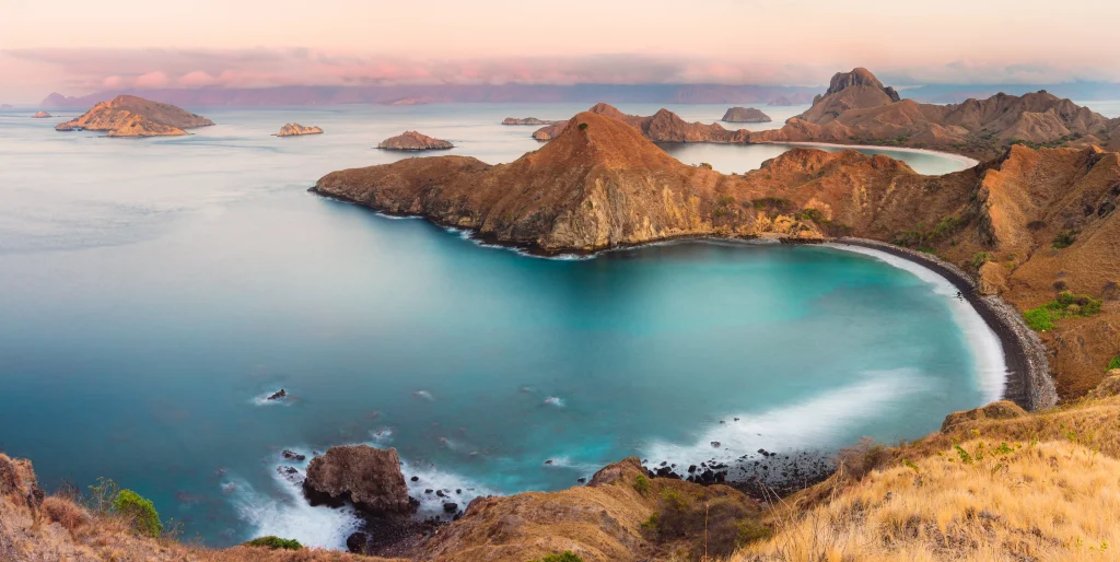 Our eco friendly snorkeling cruises explore the best of Komodo National Park