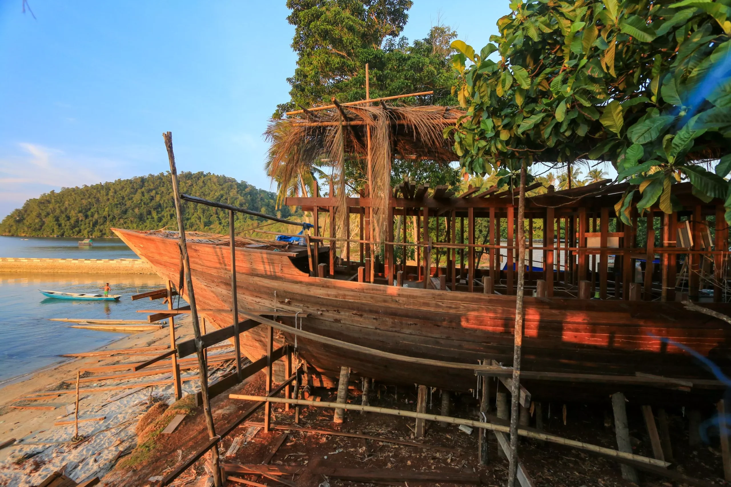 Nomad Archipelago, building our eco friendly & sustainable liveaboards