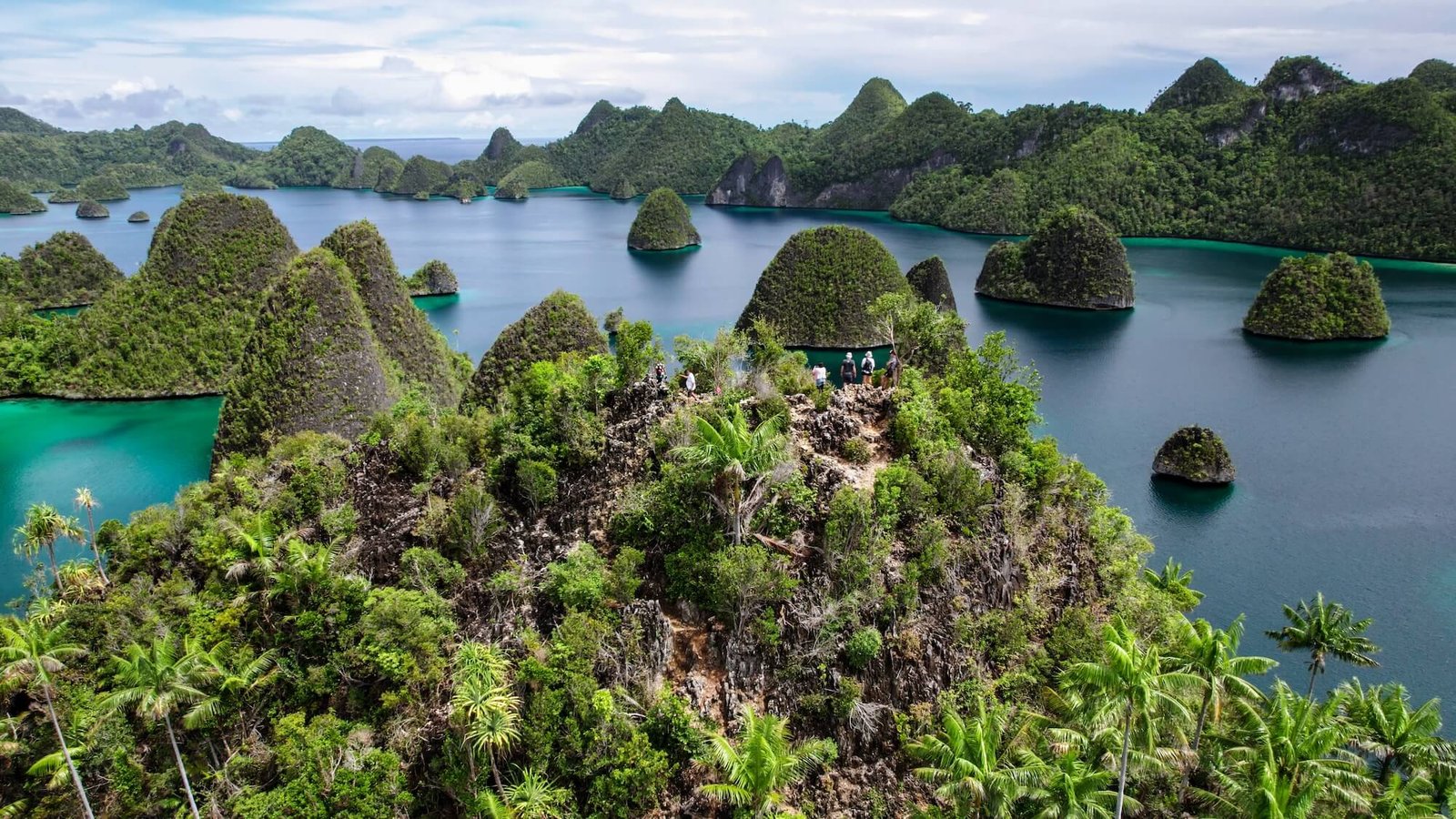 Raja Ampat Travel Guide. Travel Tips For Nomad Archipelago Cruises to Raja Ampat
